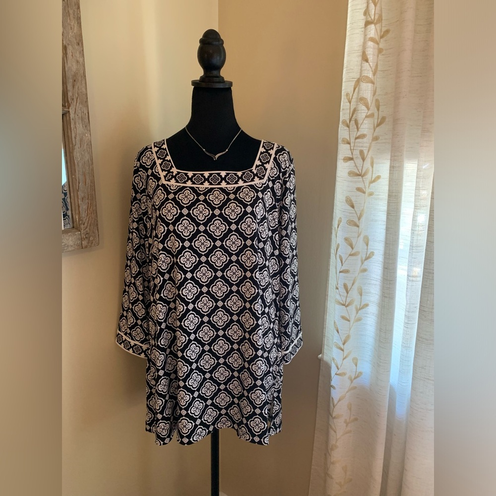 Stitch Fix MAGNOLIA GRACE Mariana Square Neck Knit Top